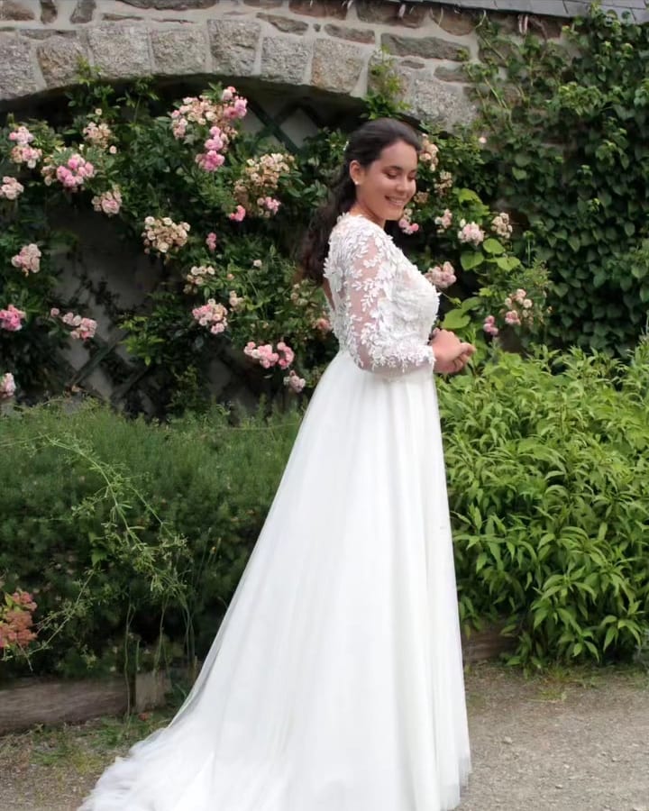 Une mariée coiffée et maquillée par Nora pour un shooting